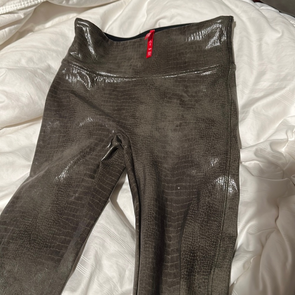 Spanx lustrous crocodile tight legging -green